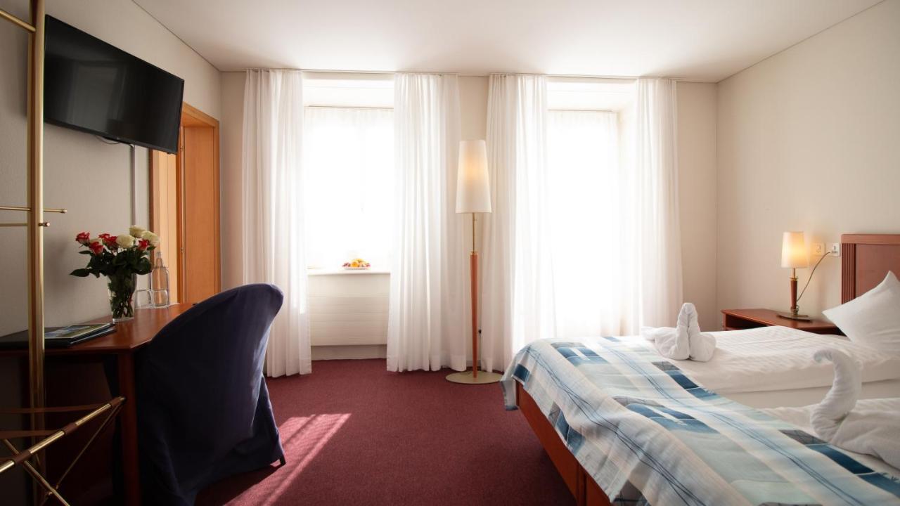 Schloss 3*
